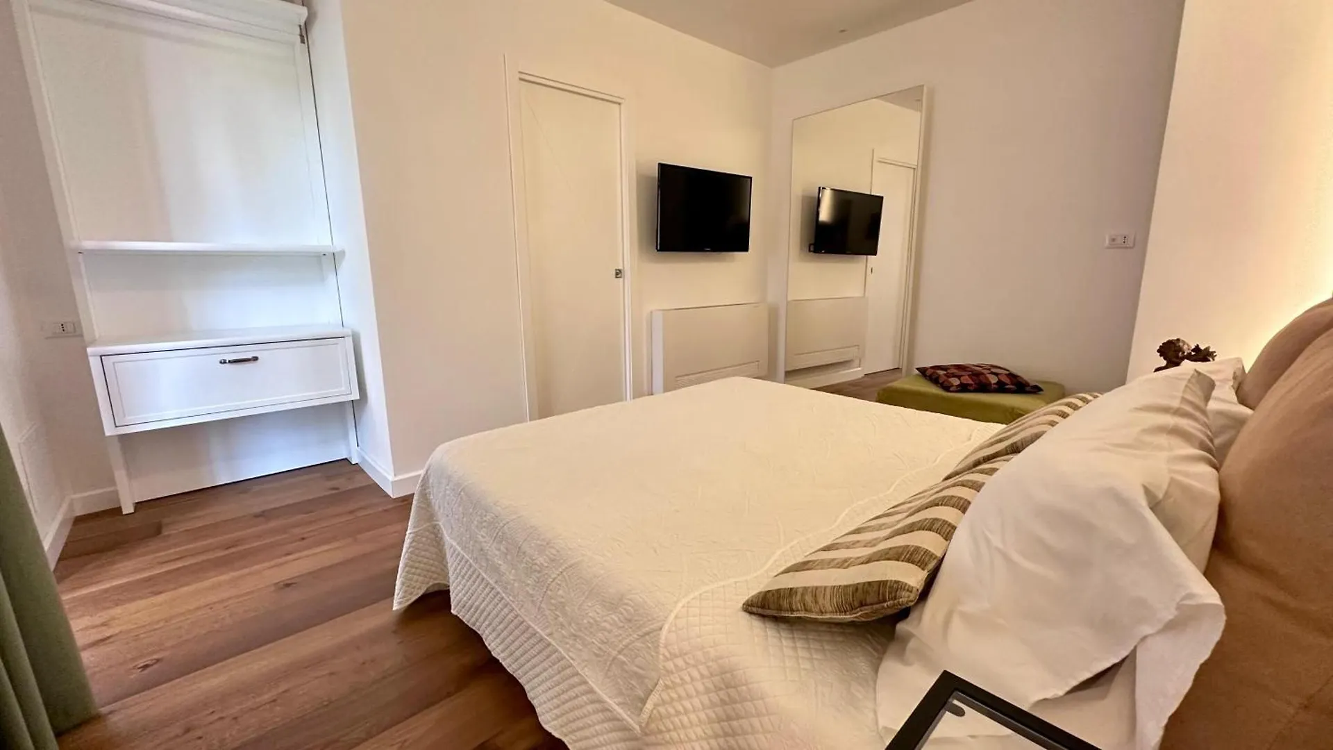 Villa Emma - Luxury Palermo 0*,  Italy